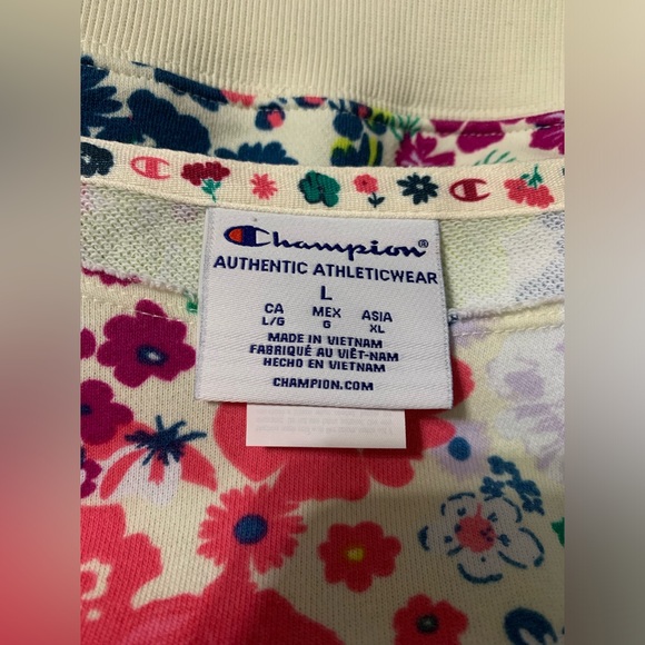 Women’s Champion Cropped Floral Sweatshirt. NWT - Picture 3 of 5